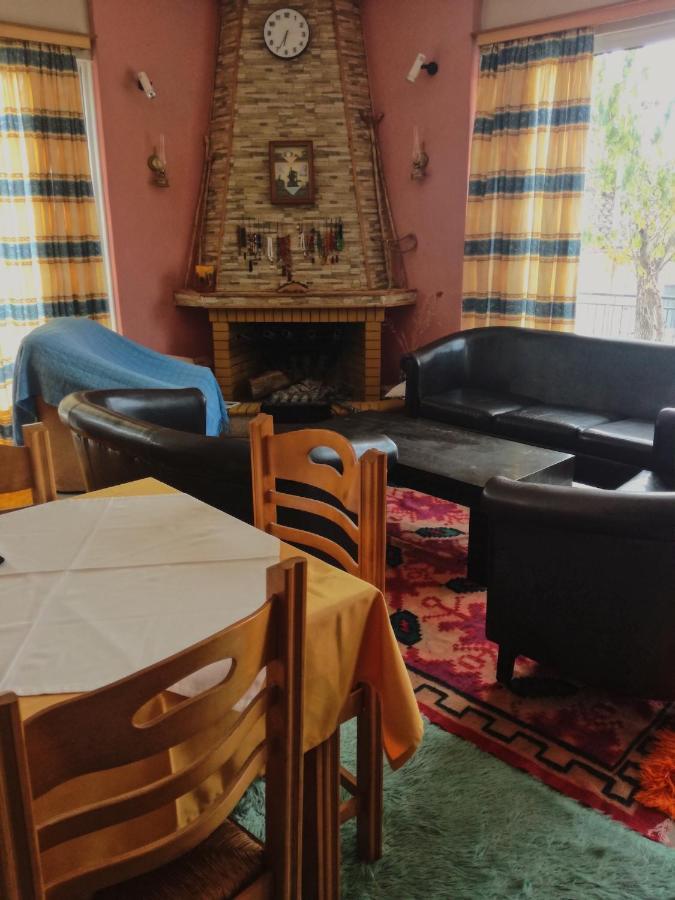 Ξενοδοχείο "Ηραία" Loutra  Dış mekan fotoğraf
